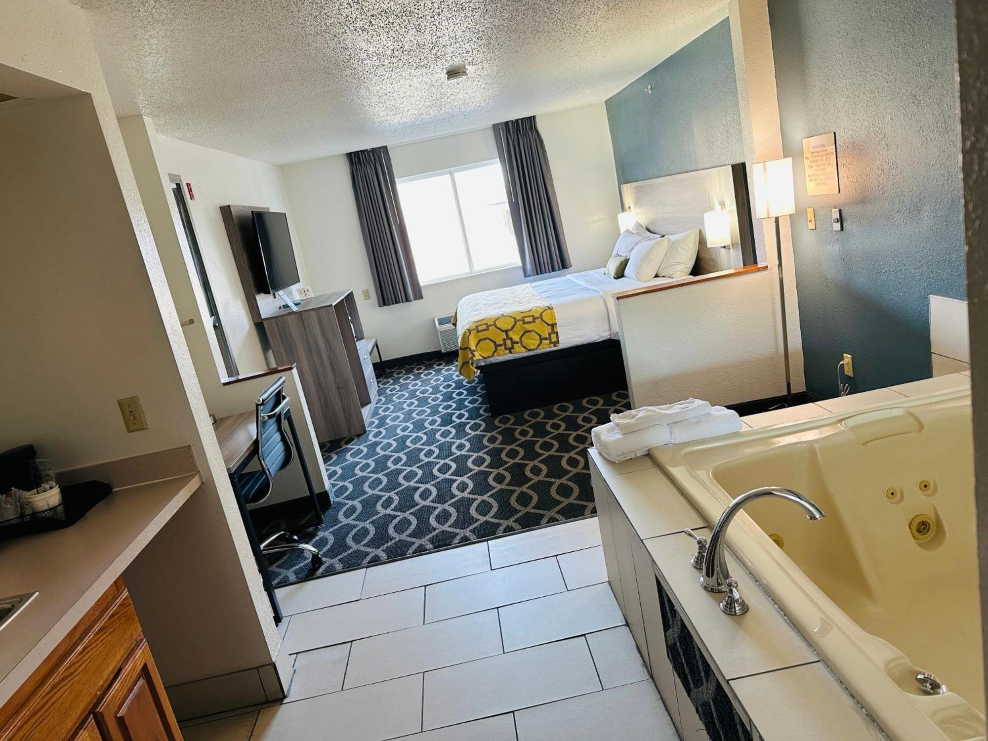 Hotel Baymont By Wyndham Piqua Esterno foto