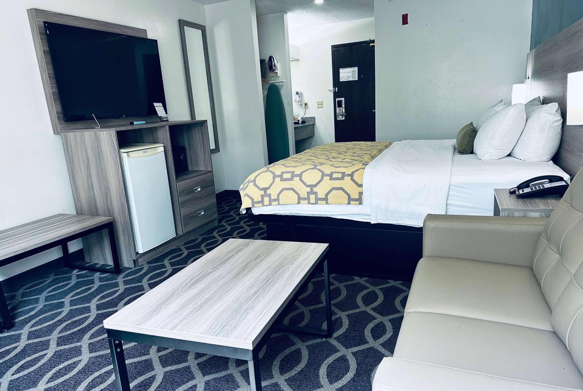 Hotel Baymont By Wyndham Piqua Esterno foto