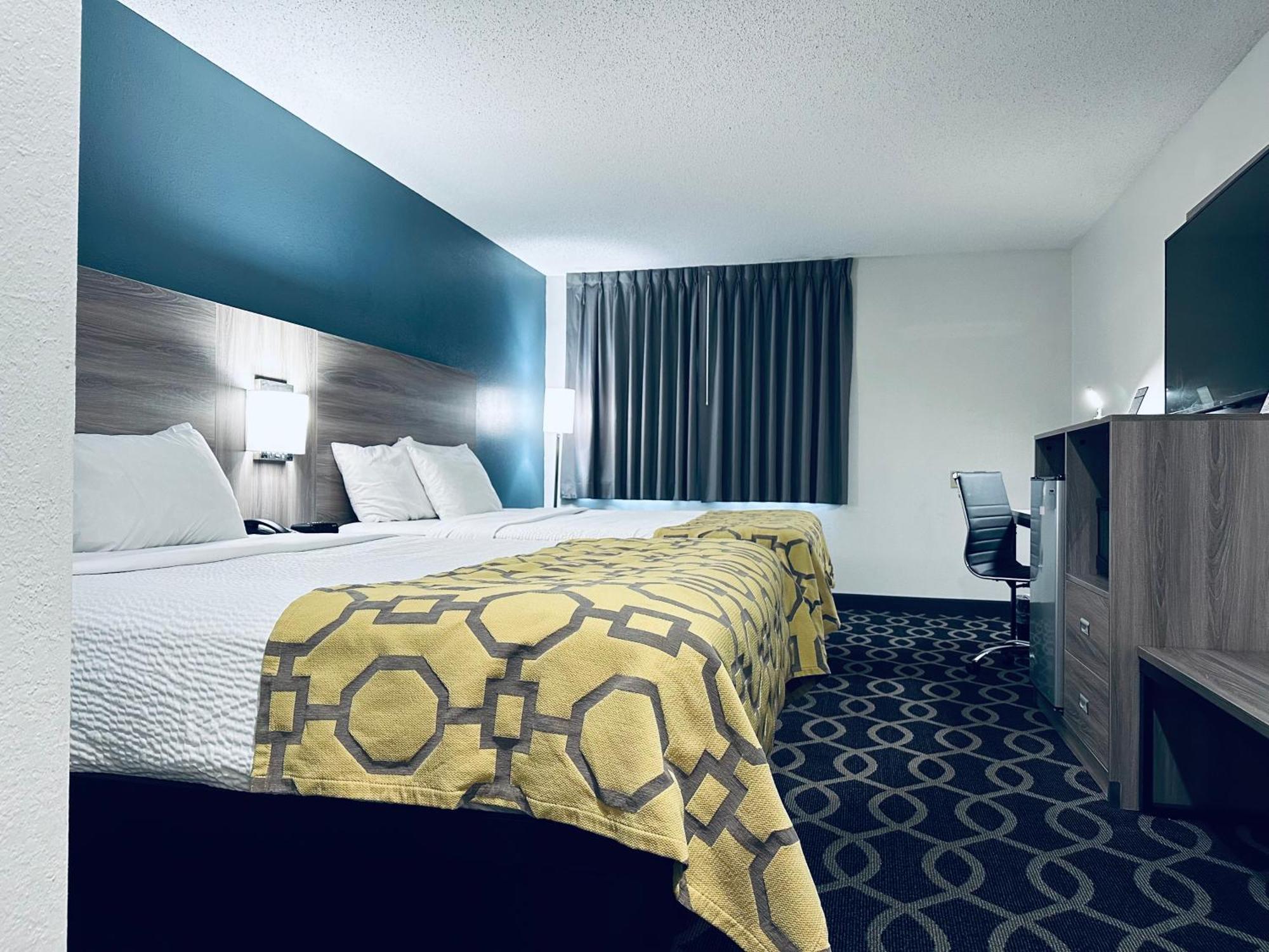 Hotel Baymont By Wyndham Piqua Esterno foto