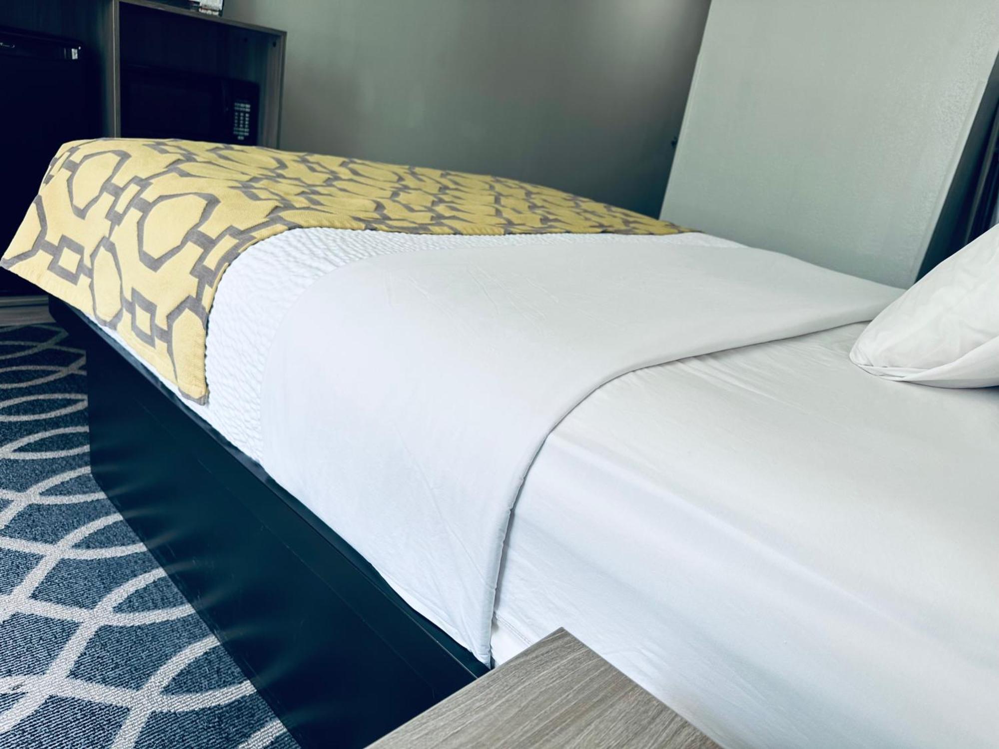 Hotel Baymont By Wyndham Piqua Esterno foto